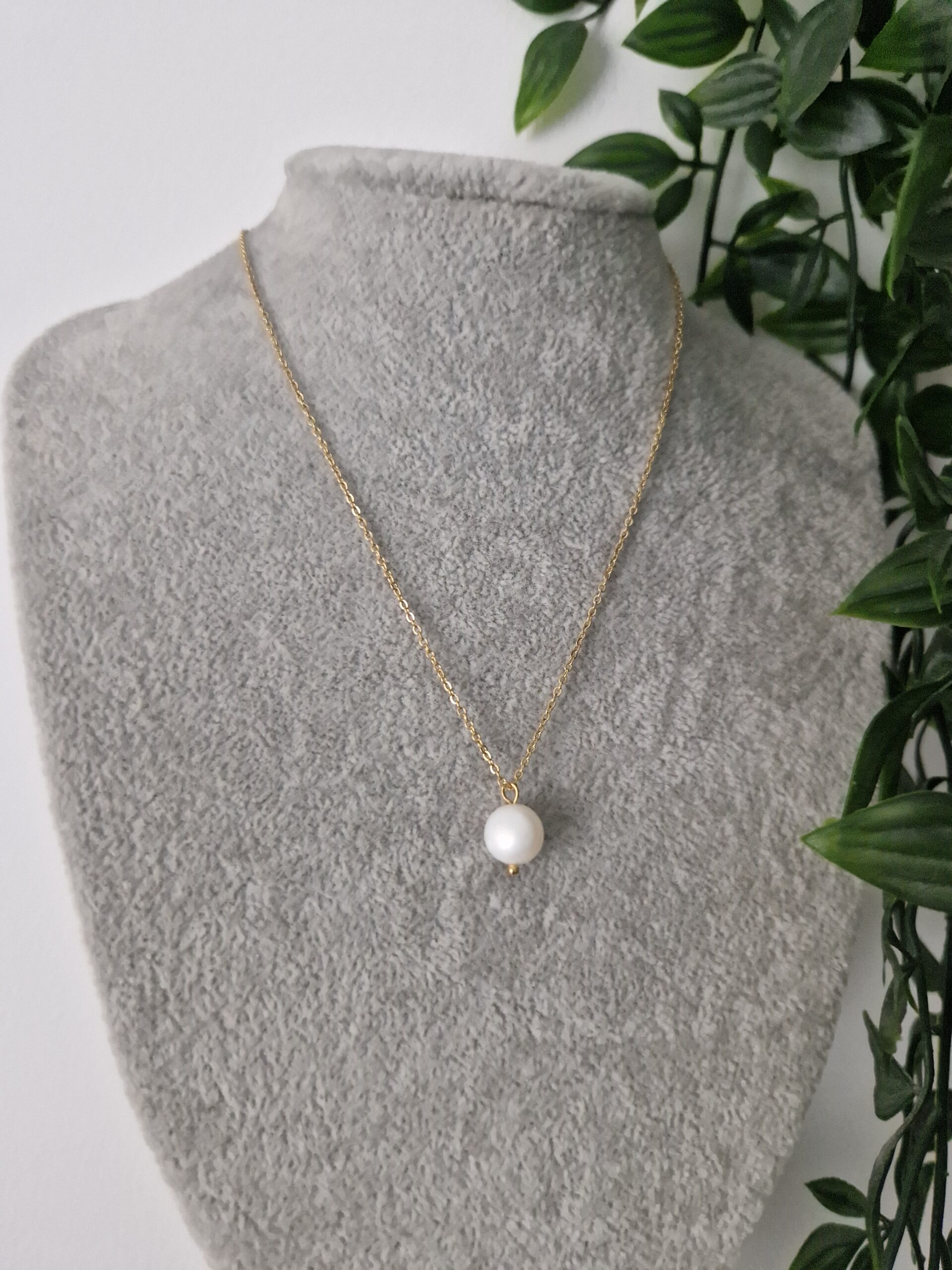 Pearl Simple Gold Necklace