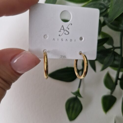 Minimalistic Gold Hoop Earrings