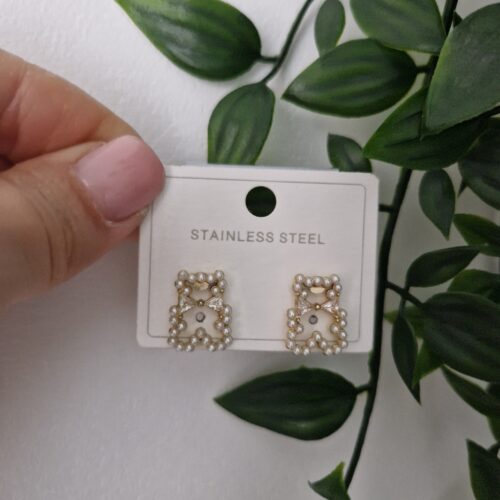 Pearl Teddy Stud Earrings
