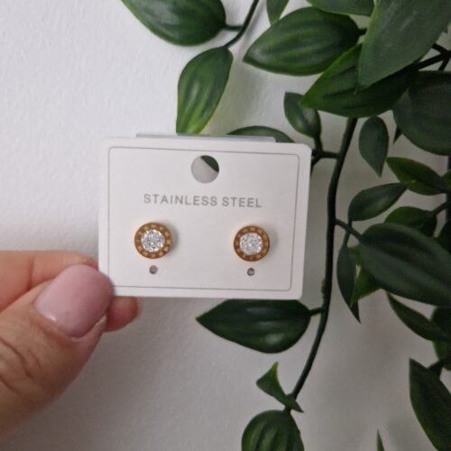 Zirconia Onyx Stud Earrings