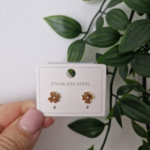 EARRINGS - GOLD CLOVER STUDS