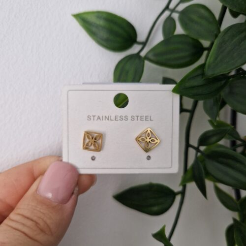 EARRINGS - GOLD STUDS