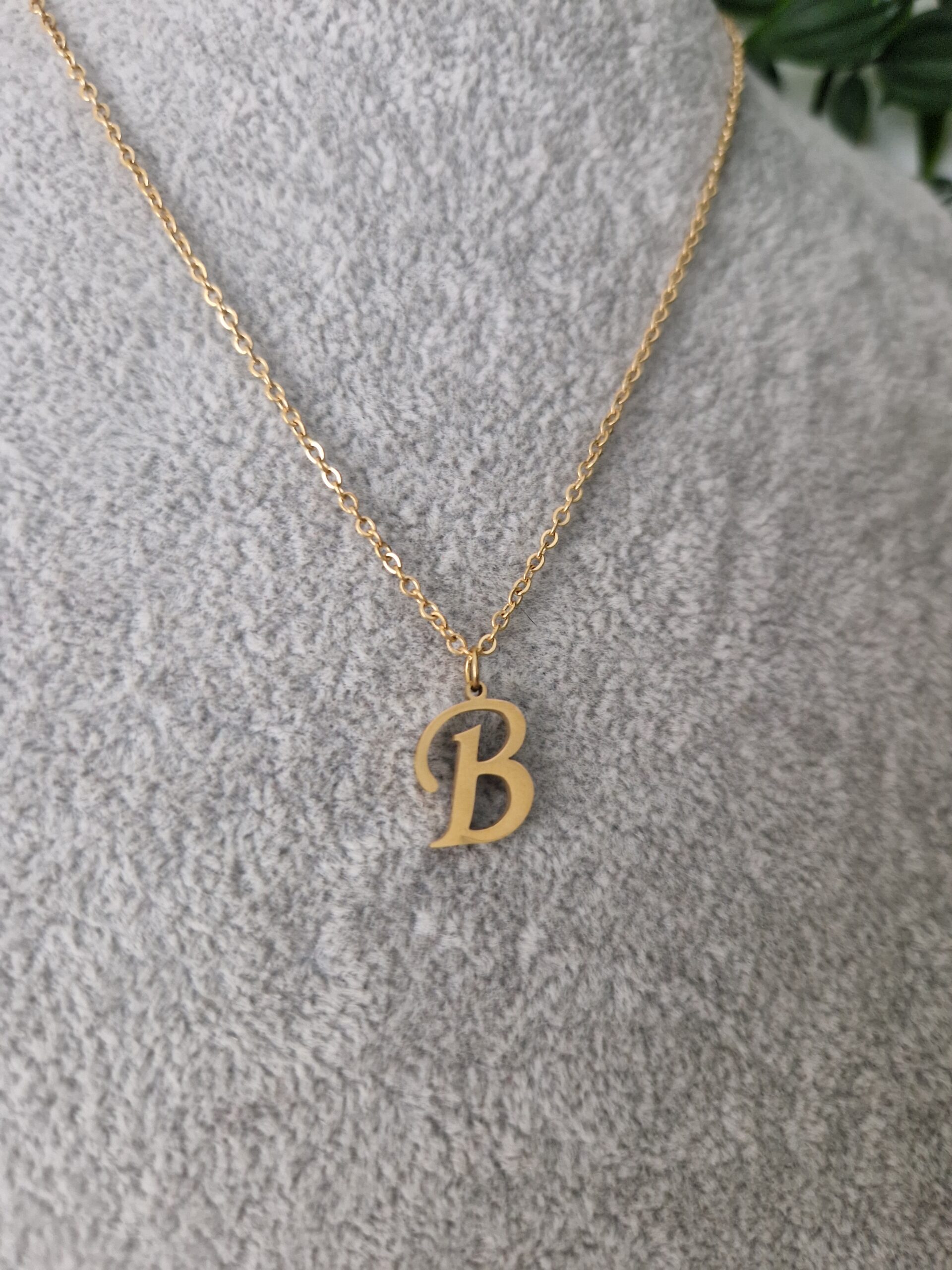 NECKLACE - GOLD LETTER B - Image 2