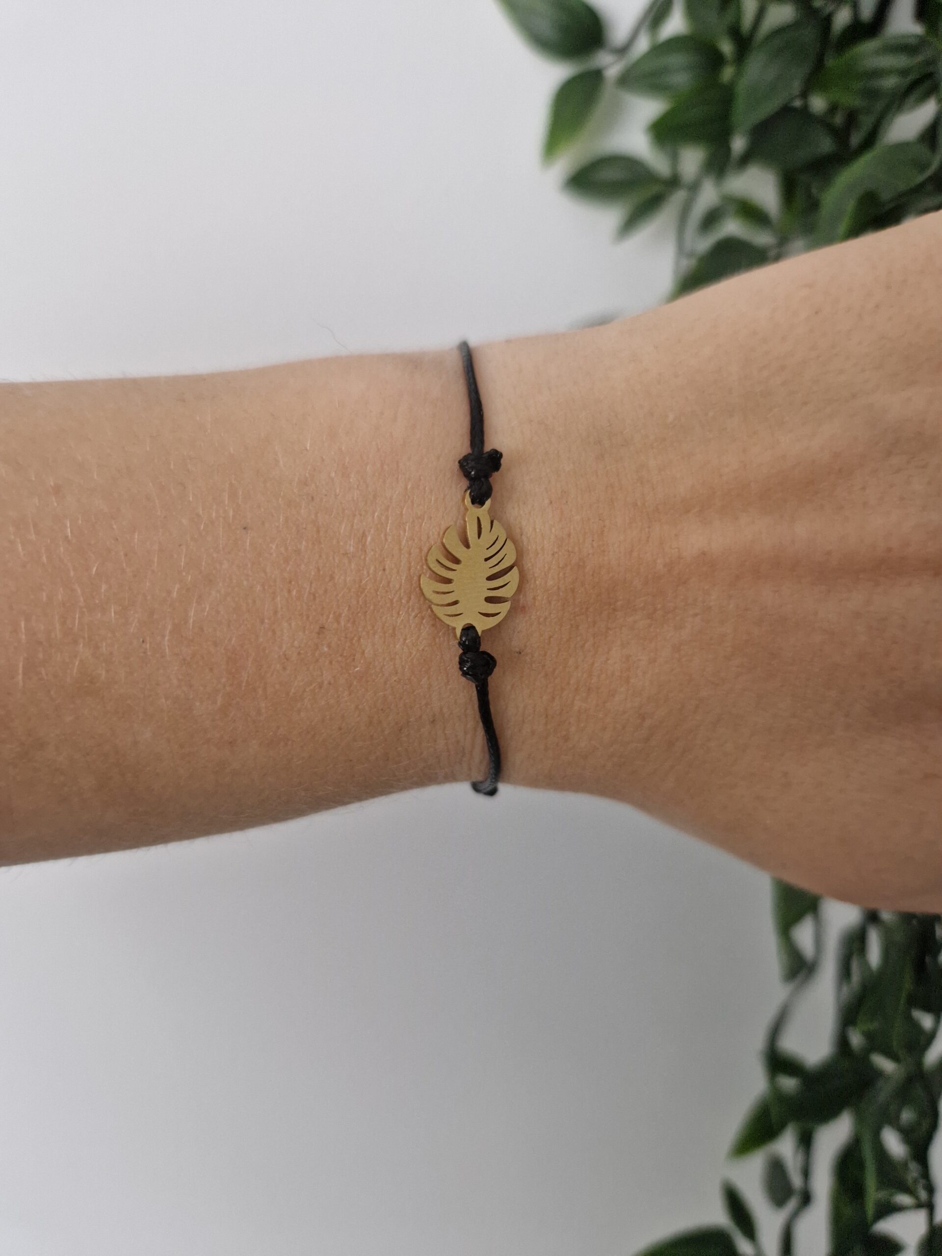 Leaf Gold Black Bracelet