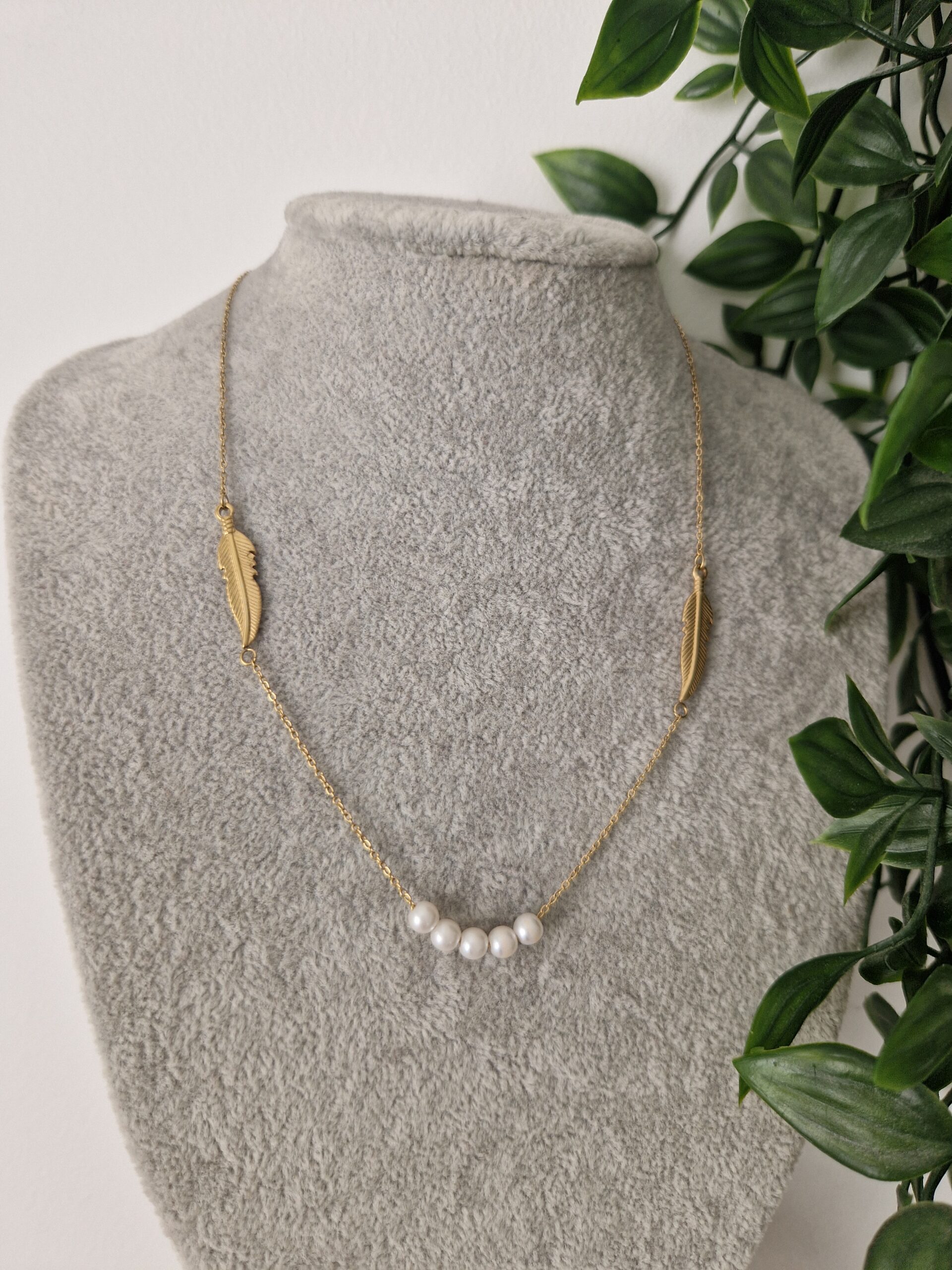 Feather Parl Necklace