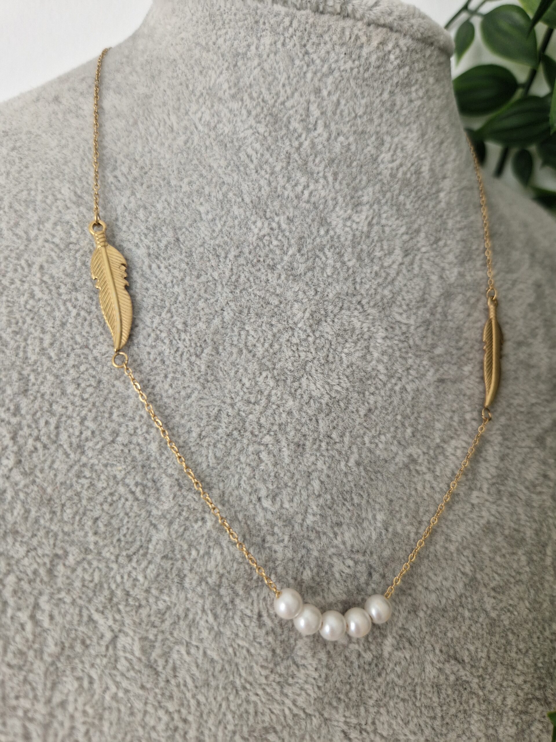 Feather Parl Necklace - Image 2