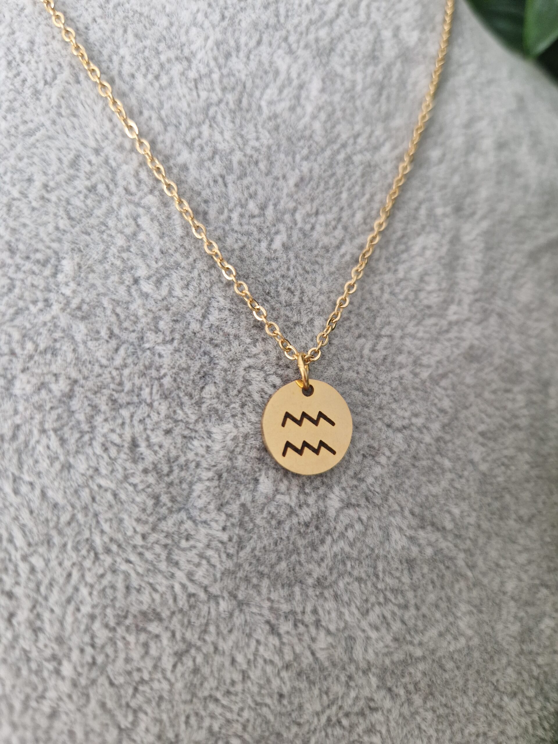 NECKLACE - GOLD AQUARIUS - Image 2