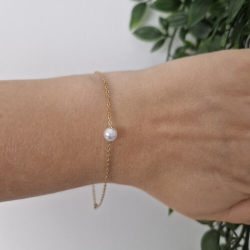 Minimalistic Pearl Bracelet