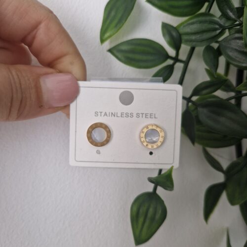 Pearl Onyx Gold Stud Earrings