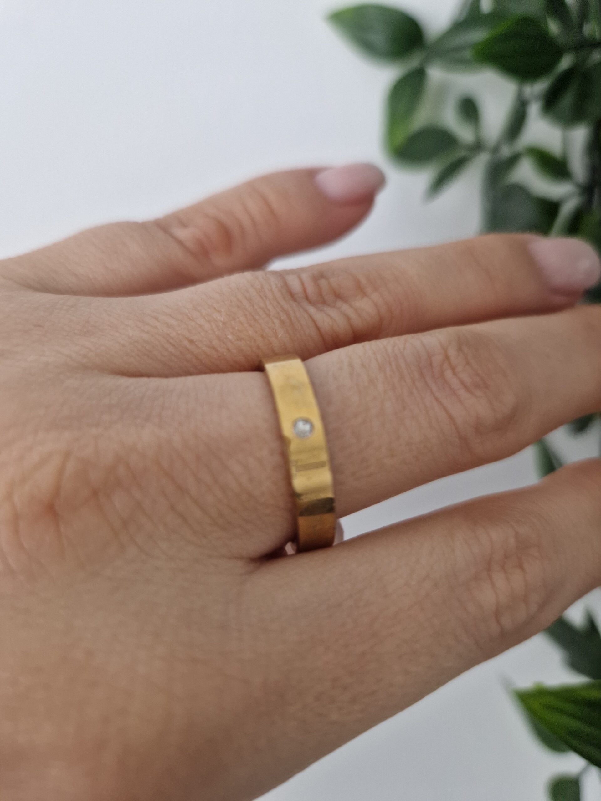 RINGS - GOLD SIZE 8 - Image 2