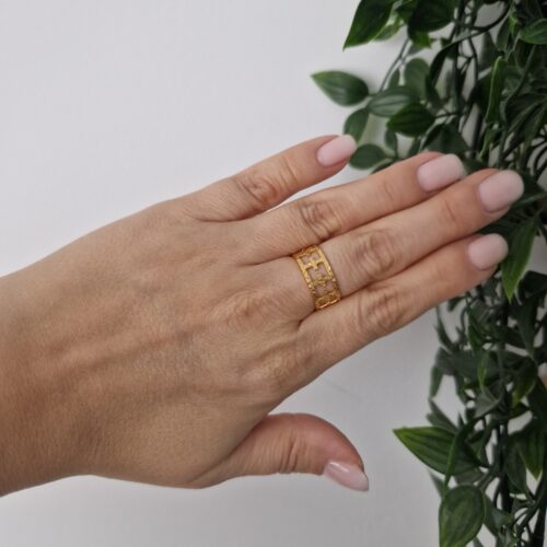 RINGS - GOLD SIZE 8
