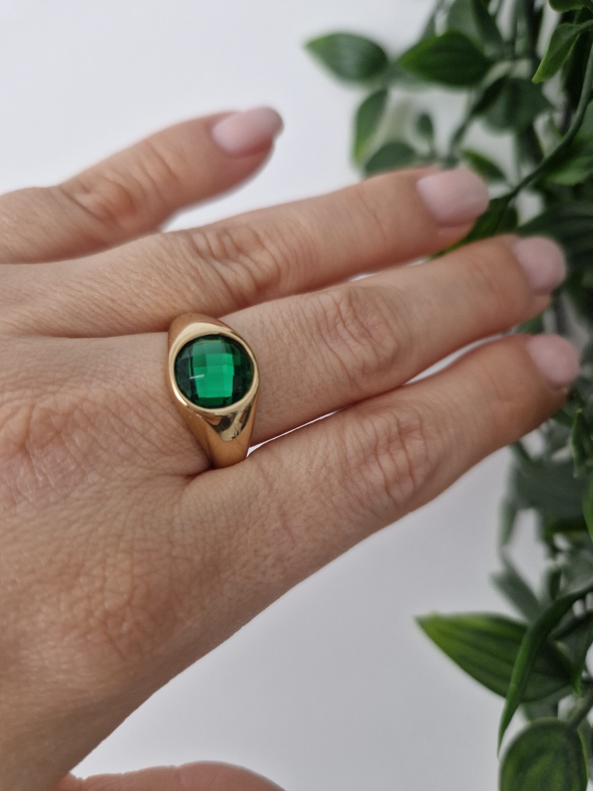 RINGS - GOLD GREEN GEM SIZE 9 - Image 2