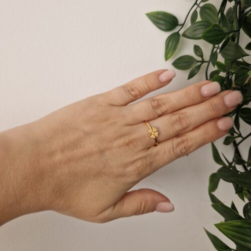 RINGS - GOLD CLOVER SIZE 9