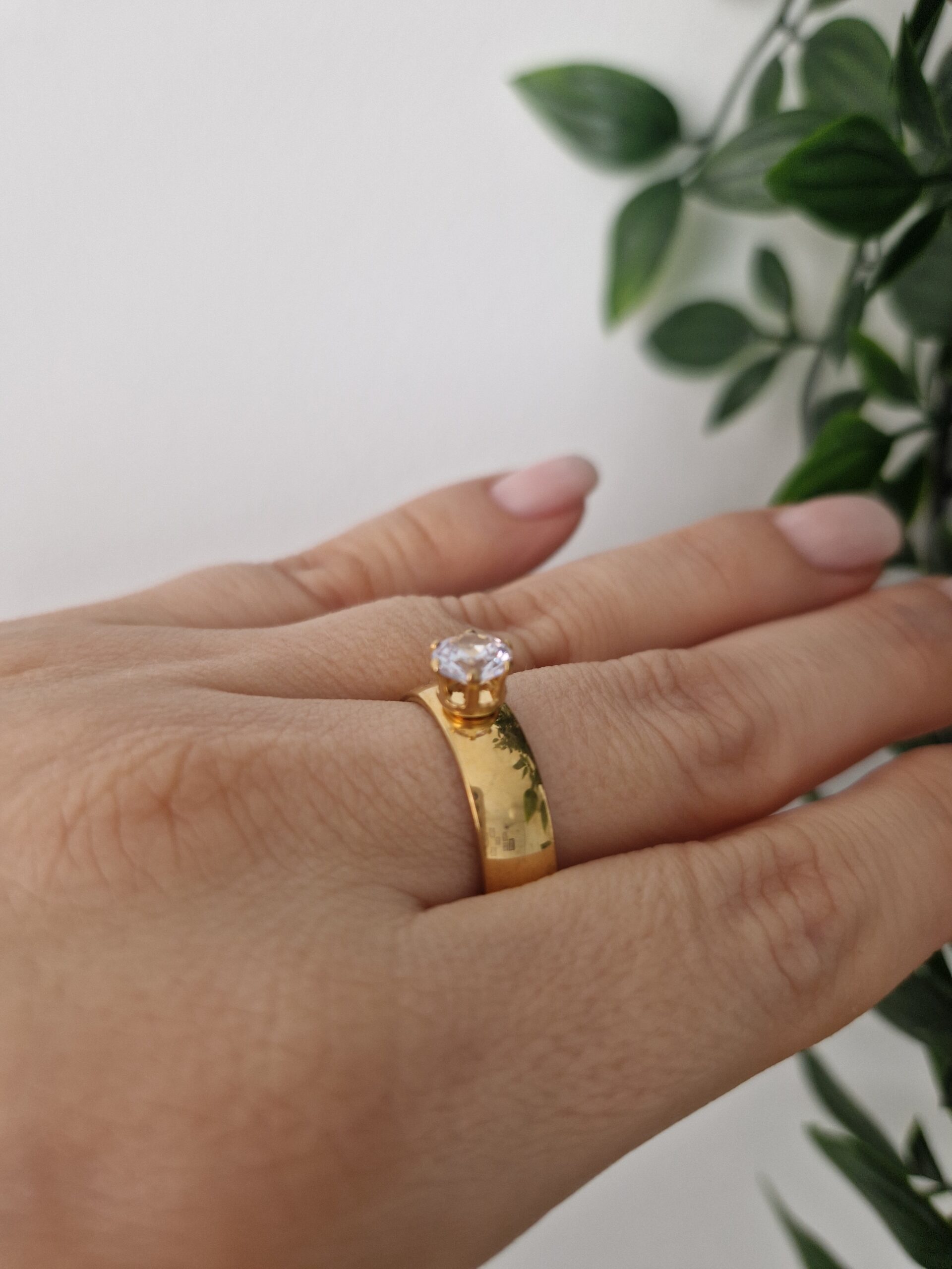 RINGS - GOLD ZIRCONIA SIZE 9 - Image 2