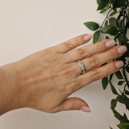 RINGS - SILVER ZIRCONIA SIZE 10