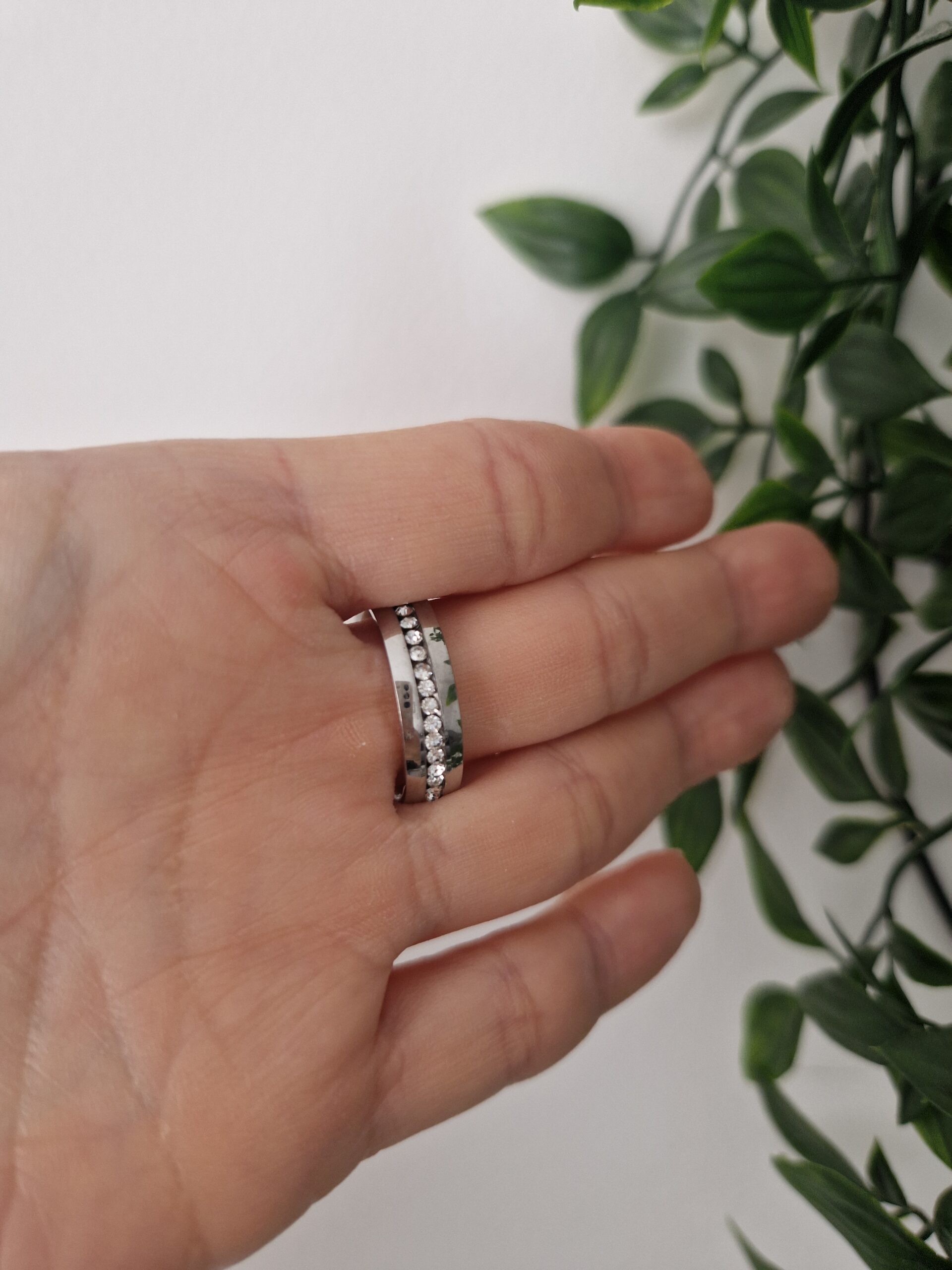 RINGS - SILVER ZIRCONIA SIZE 9 - Image 3