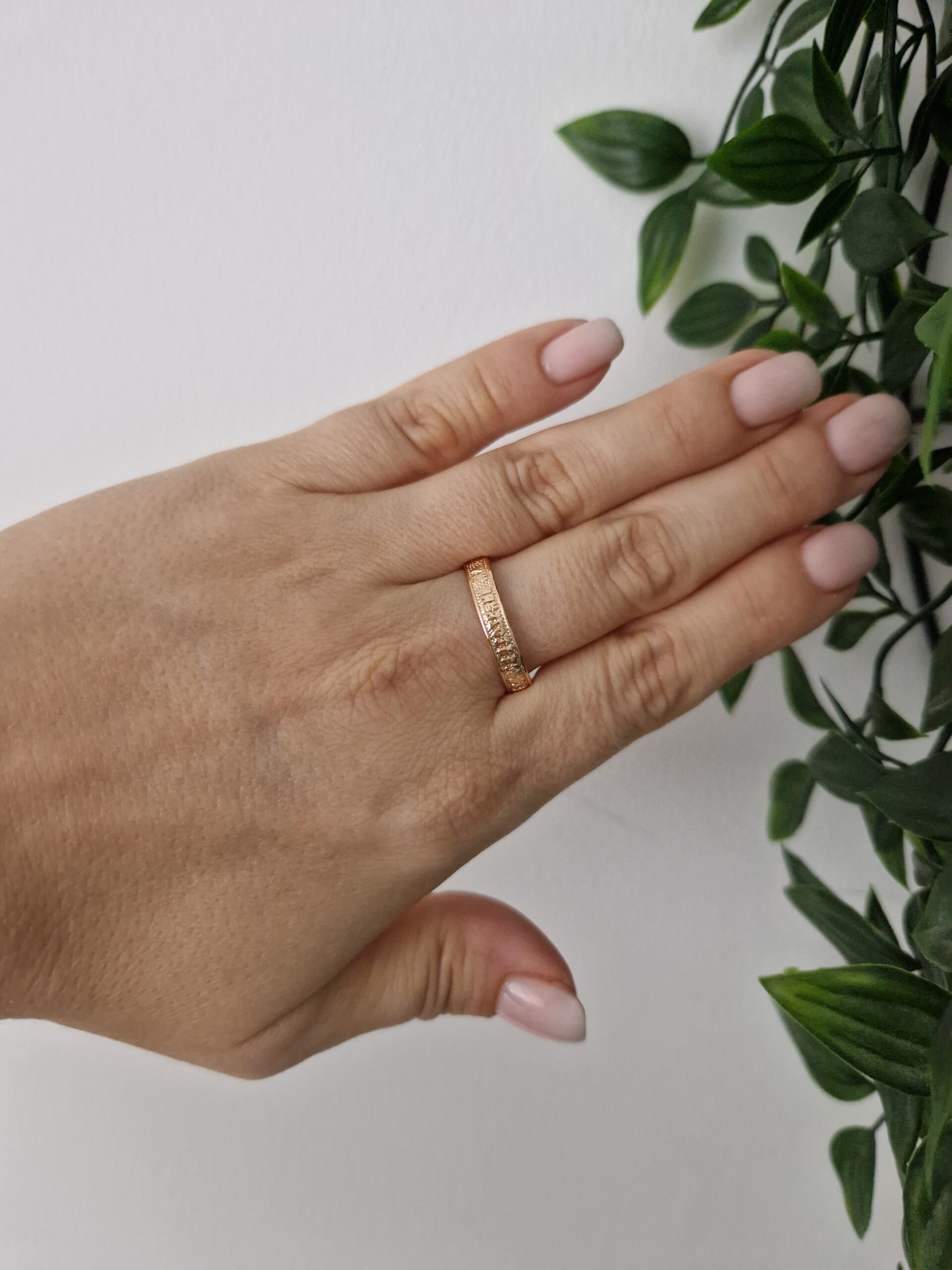 RINGS - GOLD SIZE 10