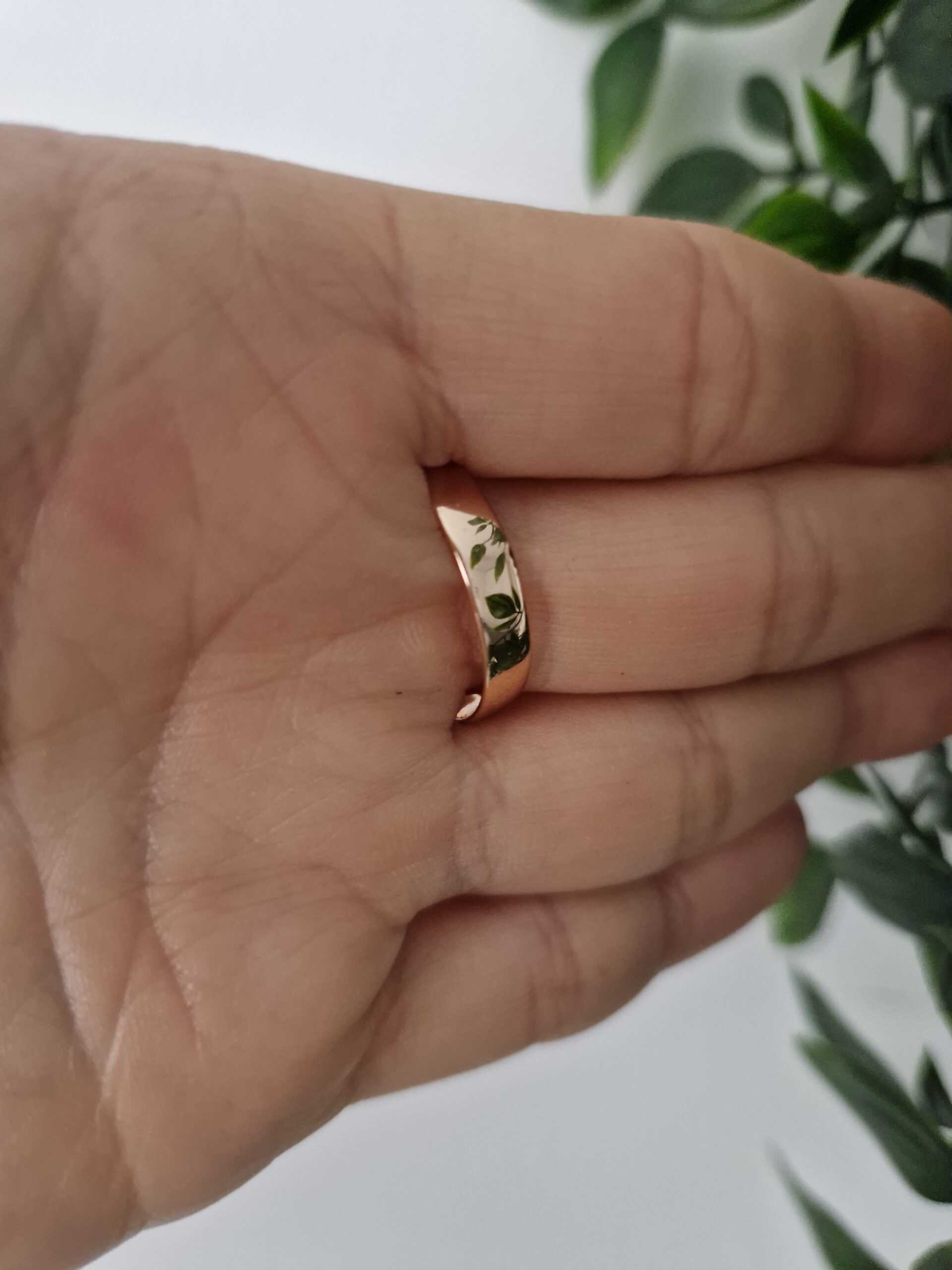 RINGS - GOLD SIZE 10 - Image 3