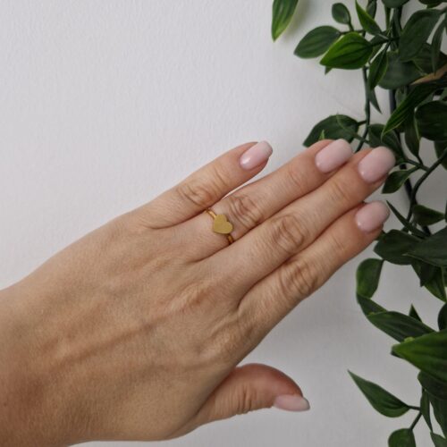 RINGS - GOLD HEART SIZE 6