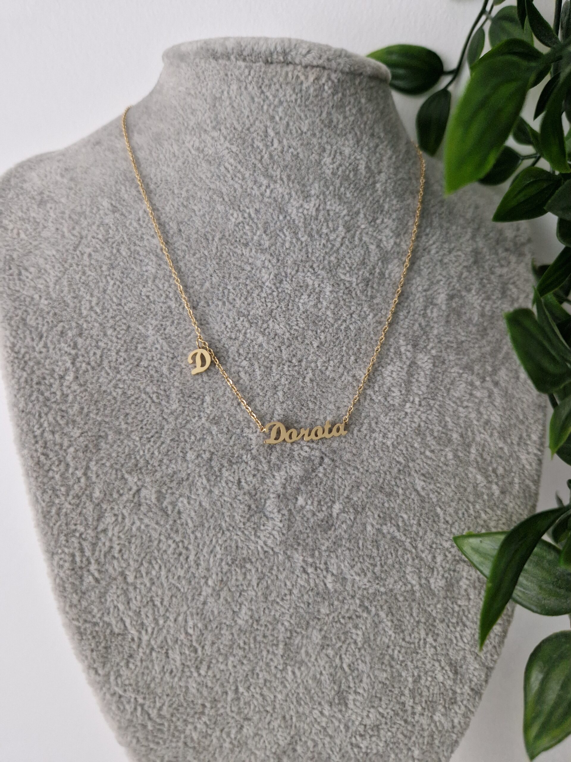 NECKLACE NAME - GOLD DOROTA