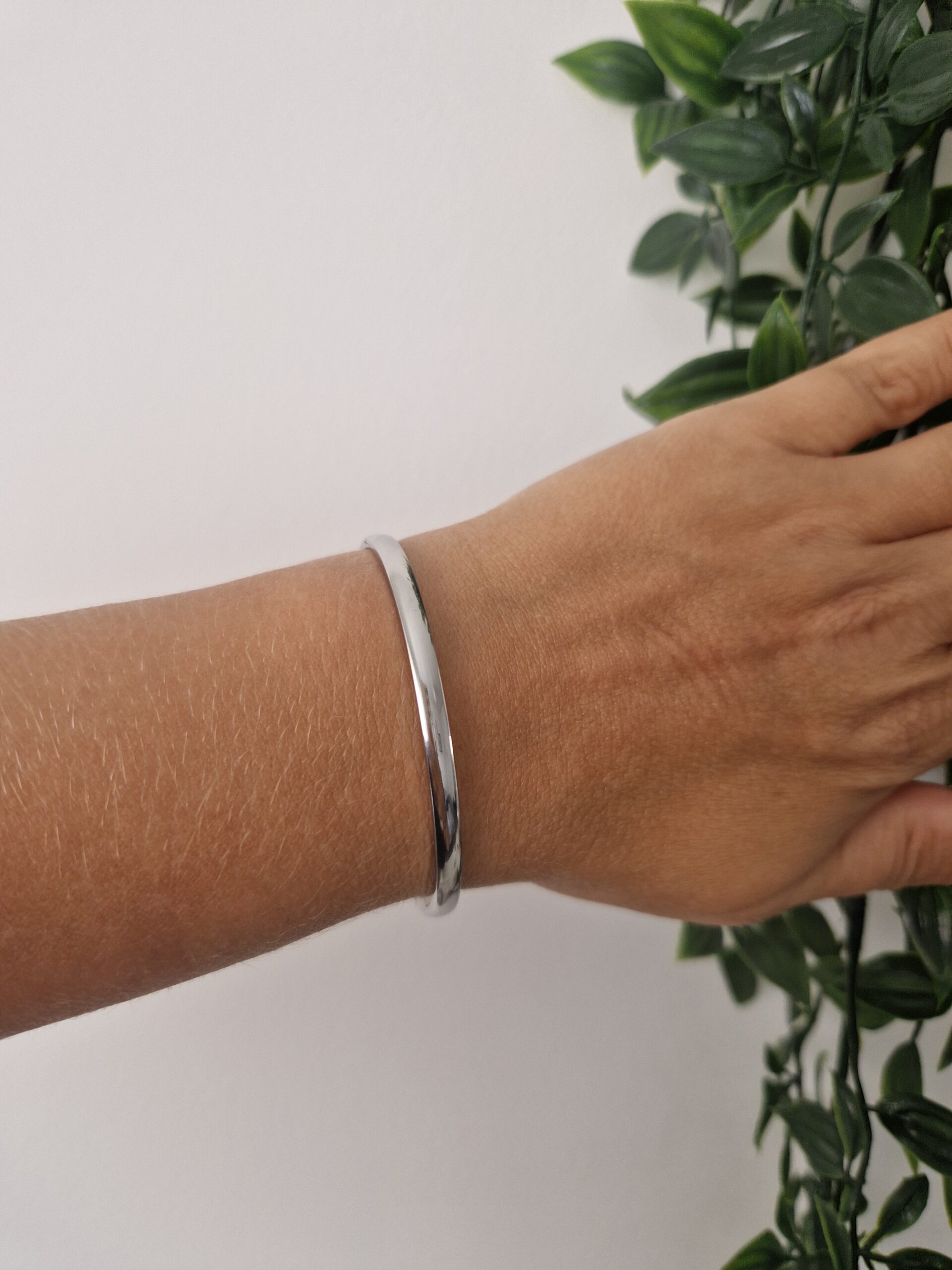 Essential Silver Bangle