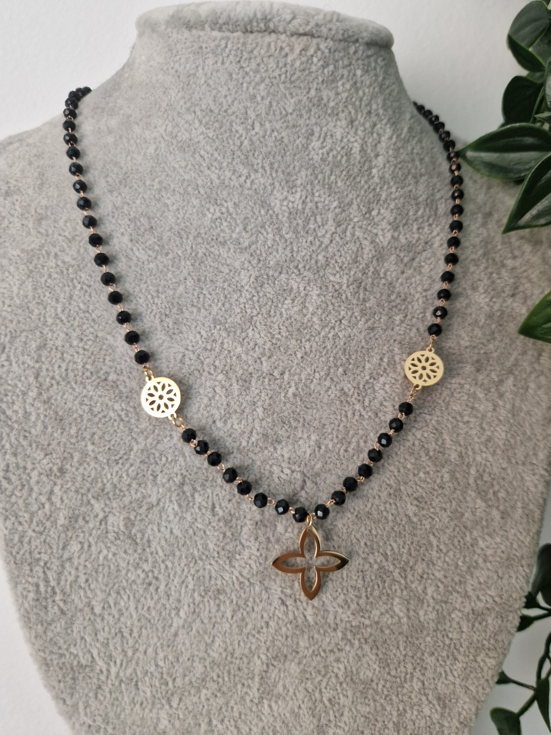 Gold Lilou Black Necklace