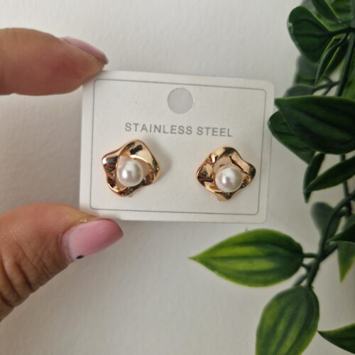 Pearl Gold Stud Earrings