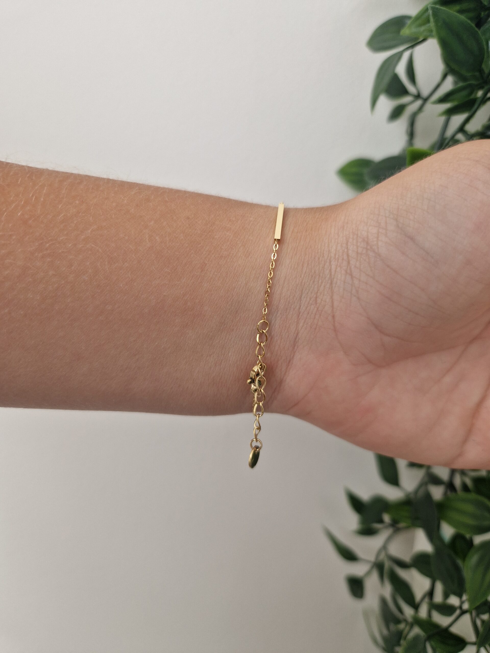 Minimalistic Gold Bracelet - Image 3