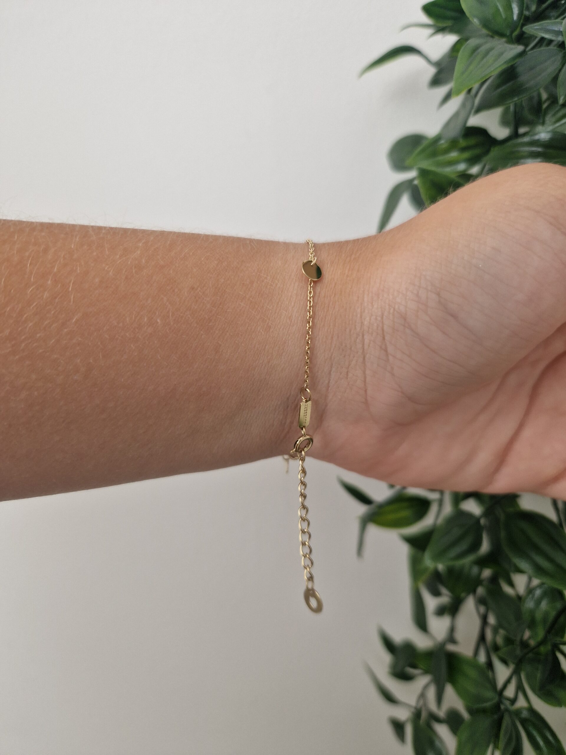 Minimalistic Gold Bracelet - Image 3