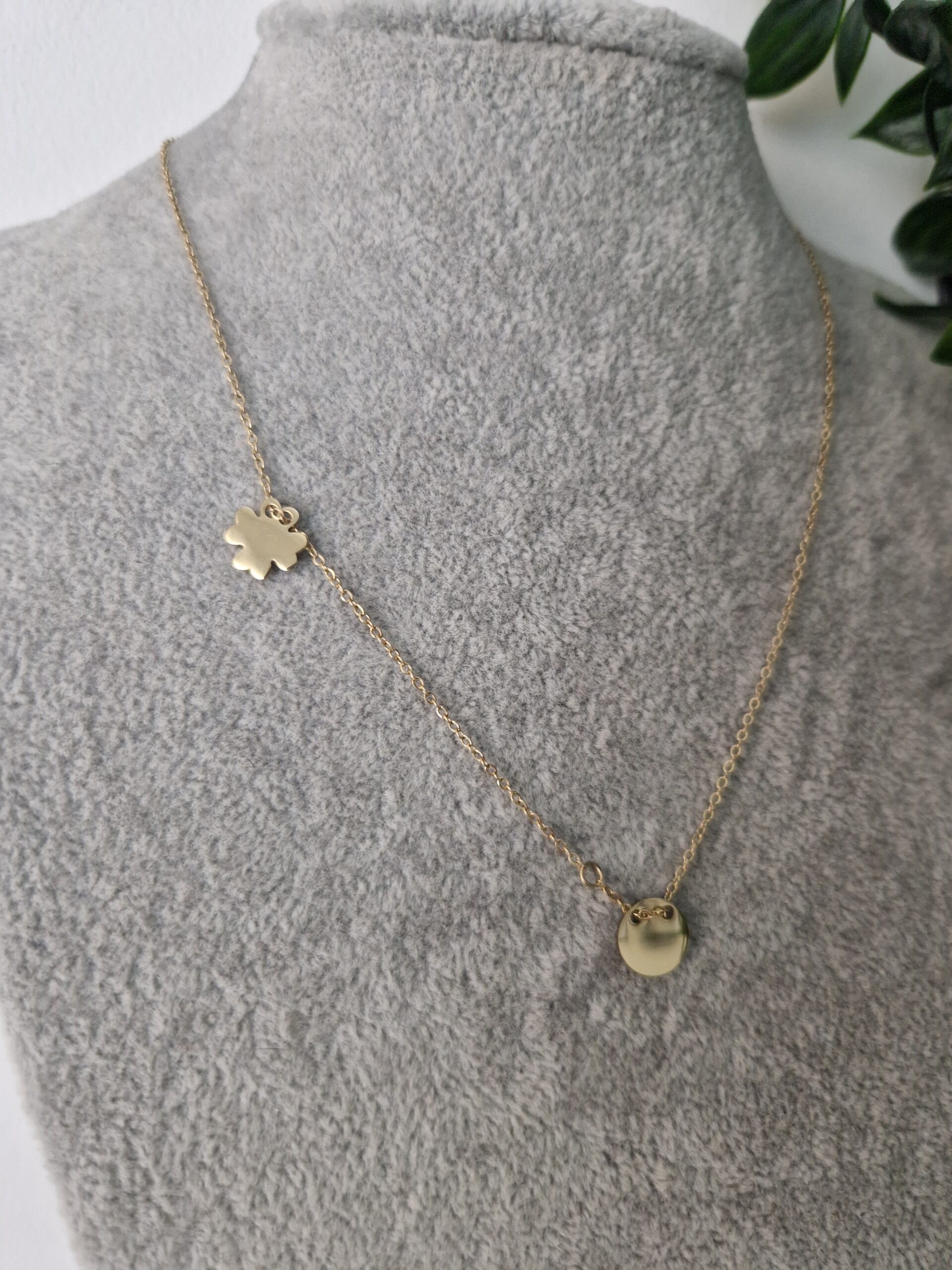 Clover Gold Necklace - Image 2