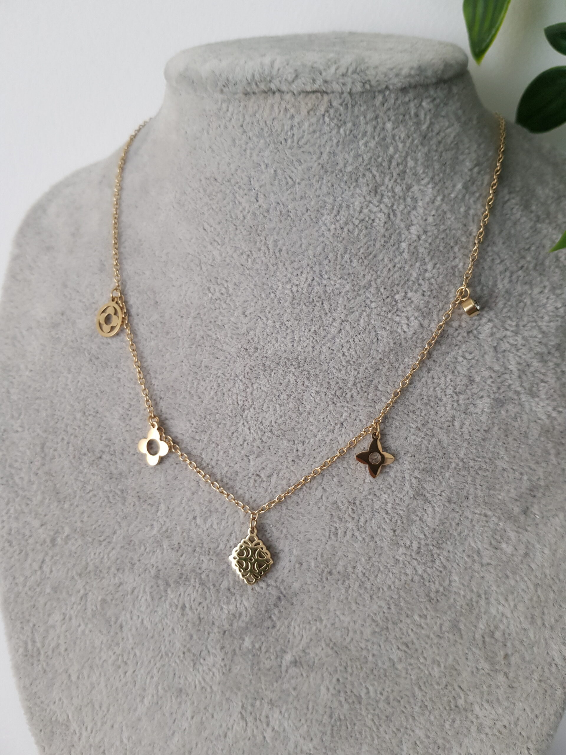 Lilou Gold Necklace - Image 2