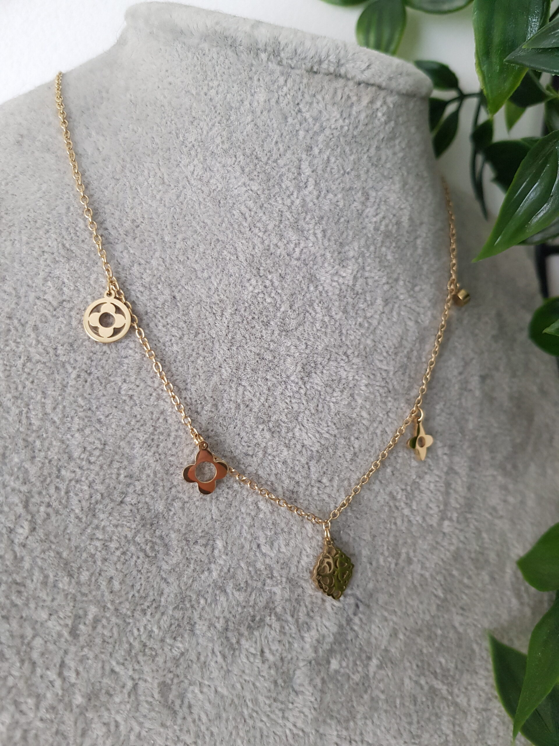 Lilou Gold Necklace - Image 3