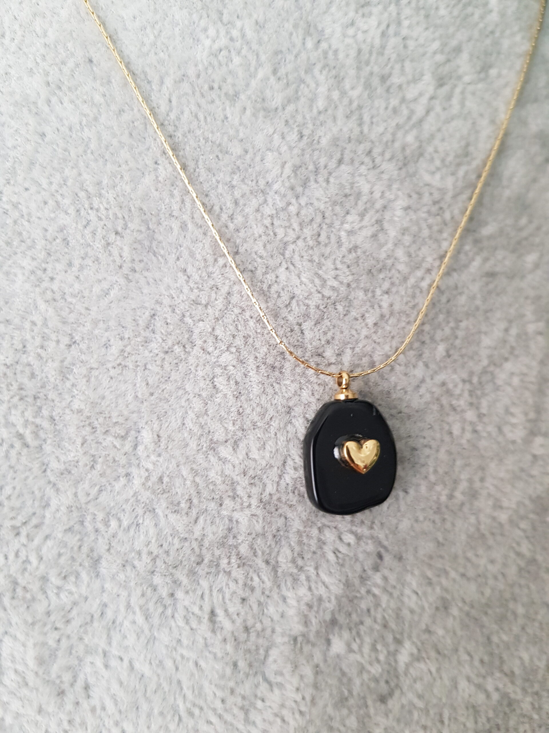 Black Stone Gold Necklace - Image 2