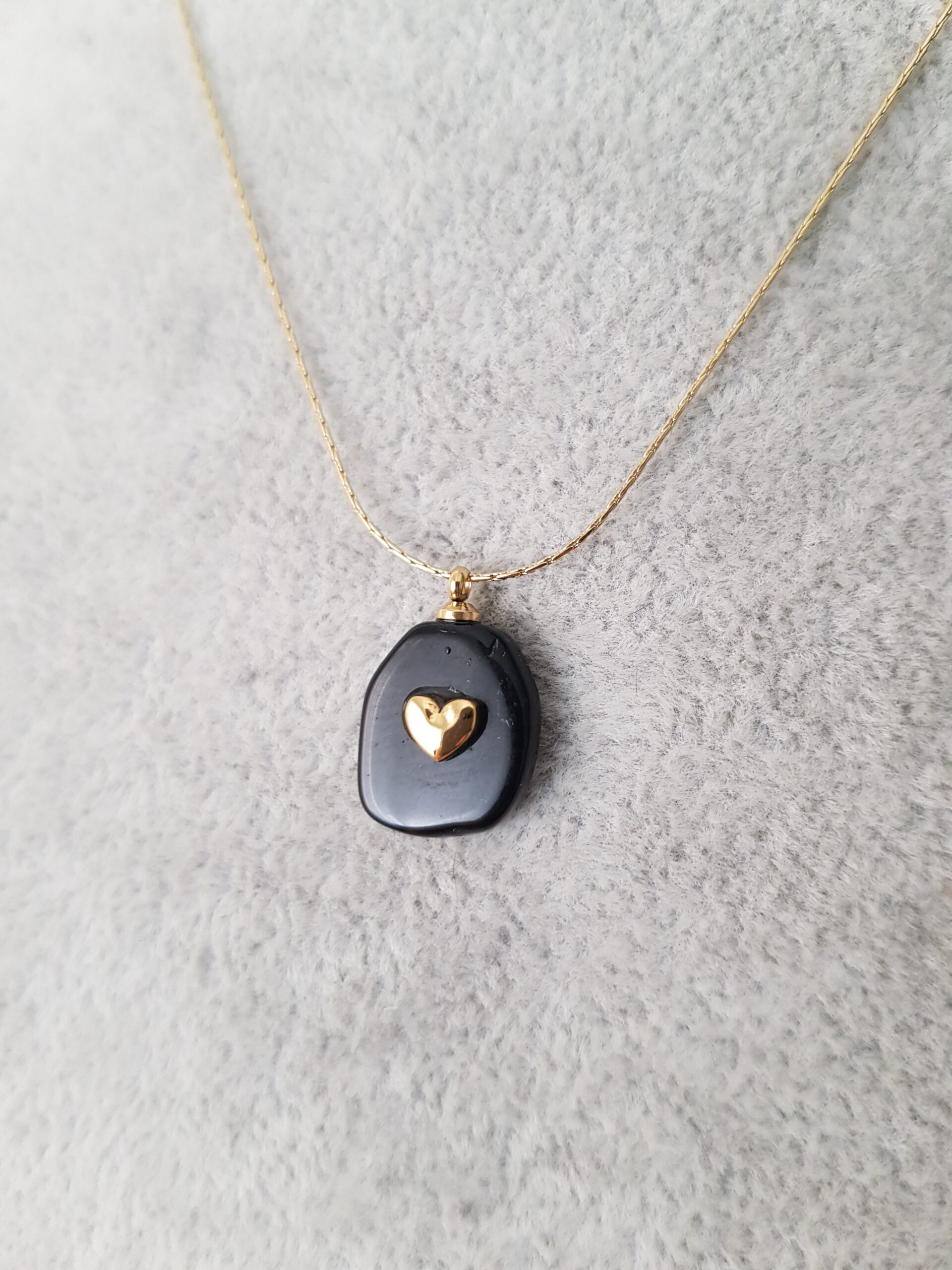 Black Stone Gold Necklace - Image 3